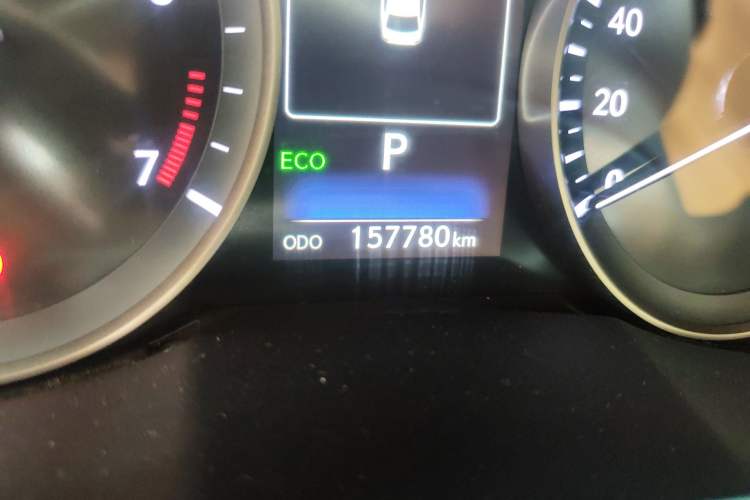 Used Lexus ES 2015 200 Elite Edition Odometer Close Up