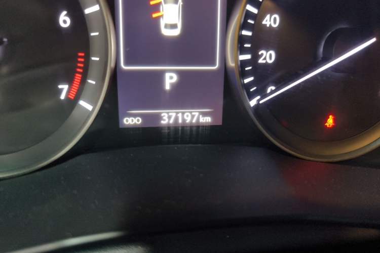 Used Lexus ES 2015 200 Elite Edition Odometer Close Up