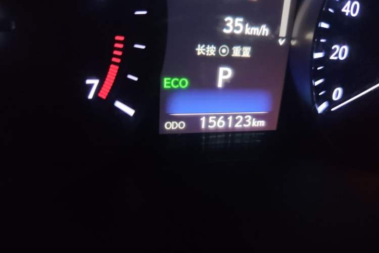 Used Lexus ES 2015 200 Elite Edition Odometer Close Up