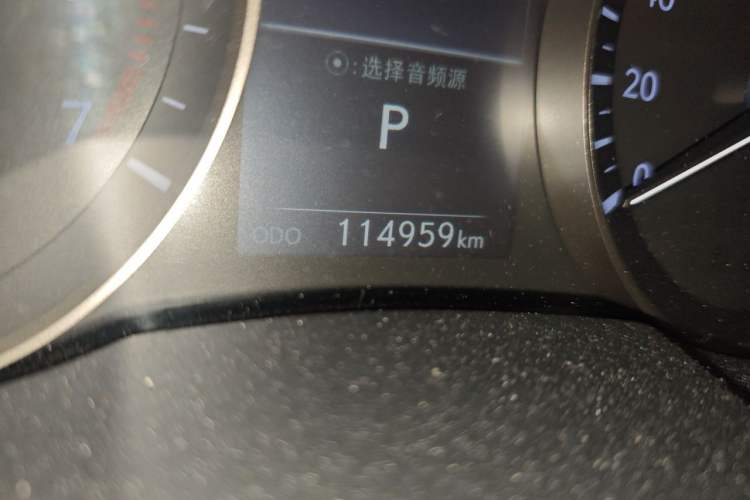 Used Lexus ES 2015 200 Elite Edition Odometer Close Up