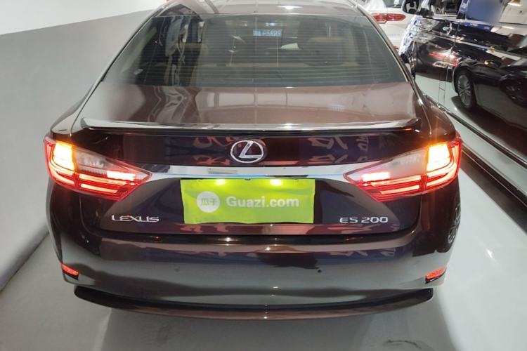 Used Lexus ES 2015 200 Elite Edition Rear