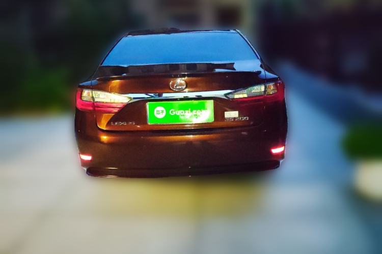 Used Lexus ES 2015 200 Elite Edition Rear