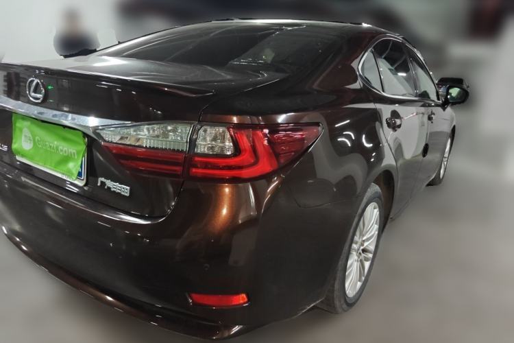 Used Lexus ES 2015 200 Elite Edition Rear Right 45 Deg