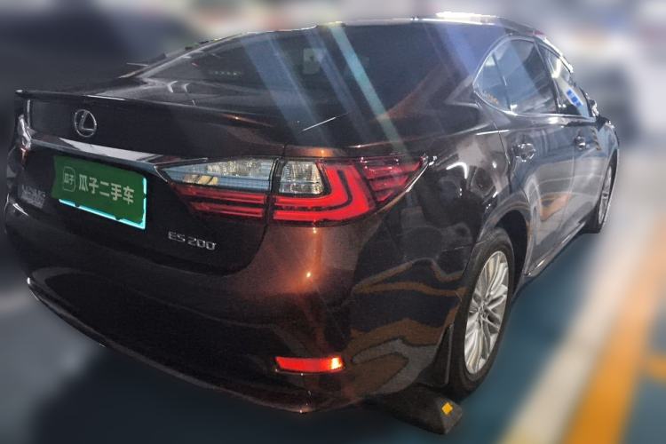 Used Lexus ES 2015 200 Elite Edition Rear Right 45 Deg