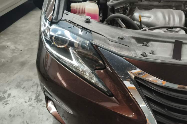 Used Lexus ES 2015 300h Comfort Edition Right Front Headlight
