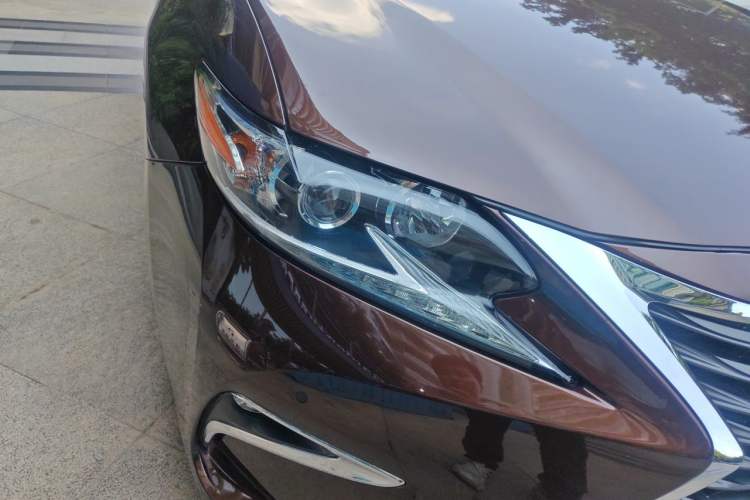 Used Lexus ES 2015 300h Comfort Edition Right Front Headlight