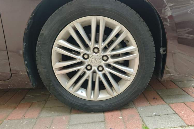 Used Lexus ES 2015 200 Comfort Edition Right Front Wheel Hub