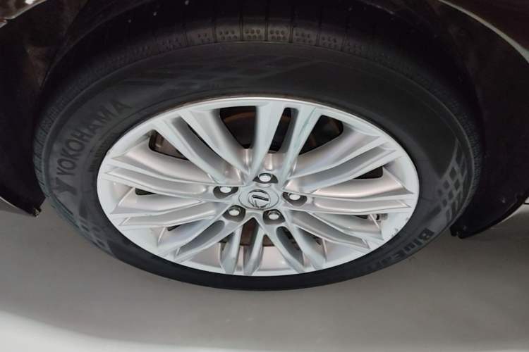 Used Lexus ES 2015 200 Elite Edition Right Rear Wheel Hub