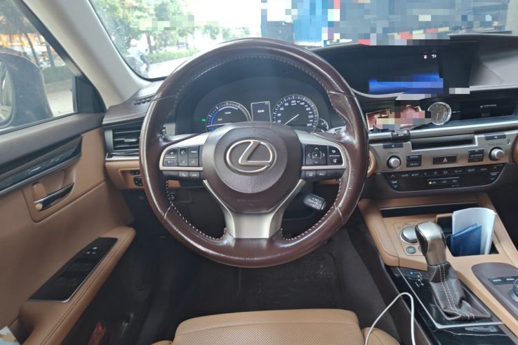 Used Lexus ES 2015 300h Comfort Edition Steering Wheel