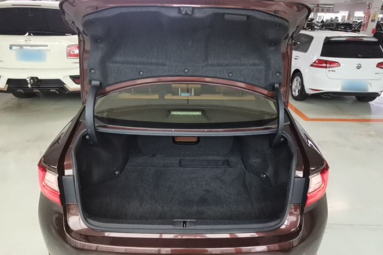Used Lexus ES 2015 200 Elite Edition Trunk