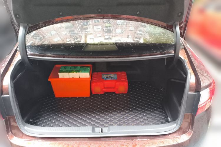 Used Lexus ES 2015 300h Comfort Edition Trunk