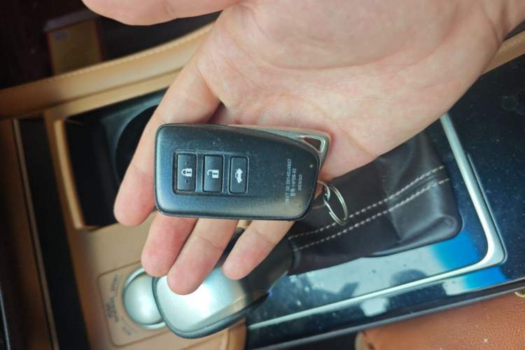 Used Lexus ES 2015 200 Comfort Edition Vehicle Key