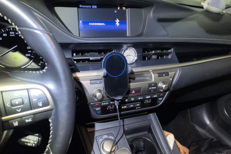 Used Lexus ES 2015 300h Comfort Edition Audio And AC Panel