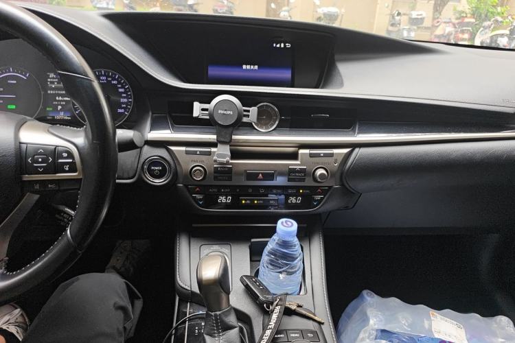 Used Lexus ES 2015 300h Comfort Edition Audio And AC Panel