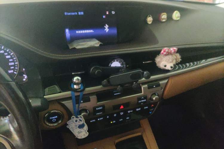 Used Lexus ES 2015 300h Comfort Edition Audio And AC Panel