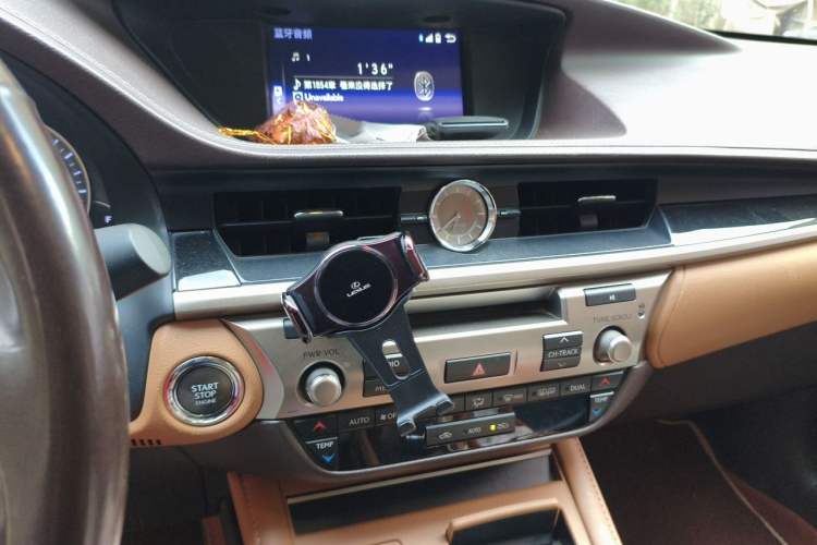 Used Lexus ES 2015 200 Comfort Edition Audio And AC Panel