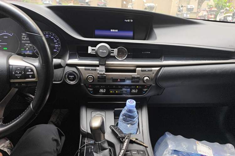 Used Lexus ES 2015 300h Comfort Edition Audio And AC Panel