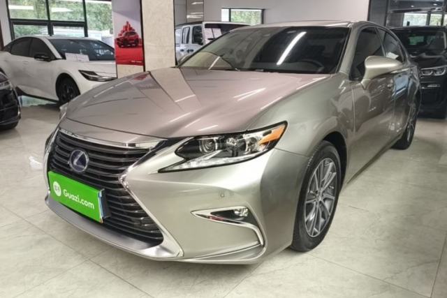 Used Lexus ES 2015 300h Comfort Edition