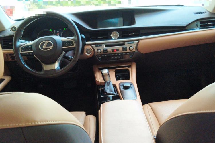 Used Lexus ES 2015 200 Elite Edition Center Console