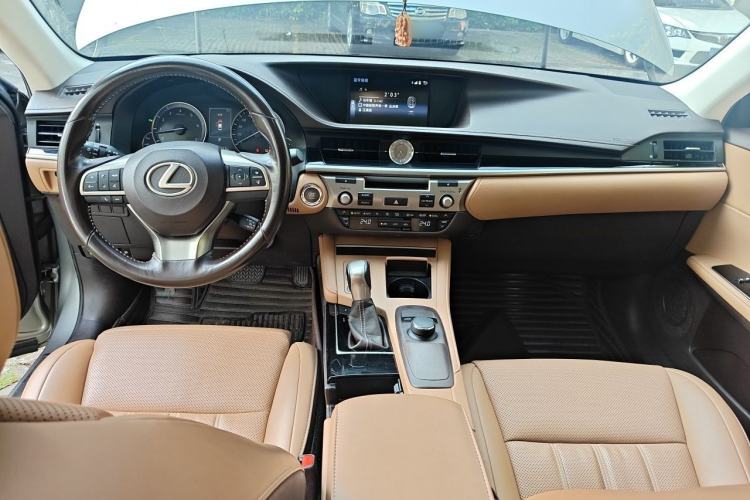 Used Lexus ES 2015 200 Elite Edition Center Console
