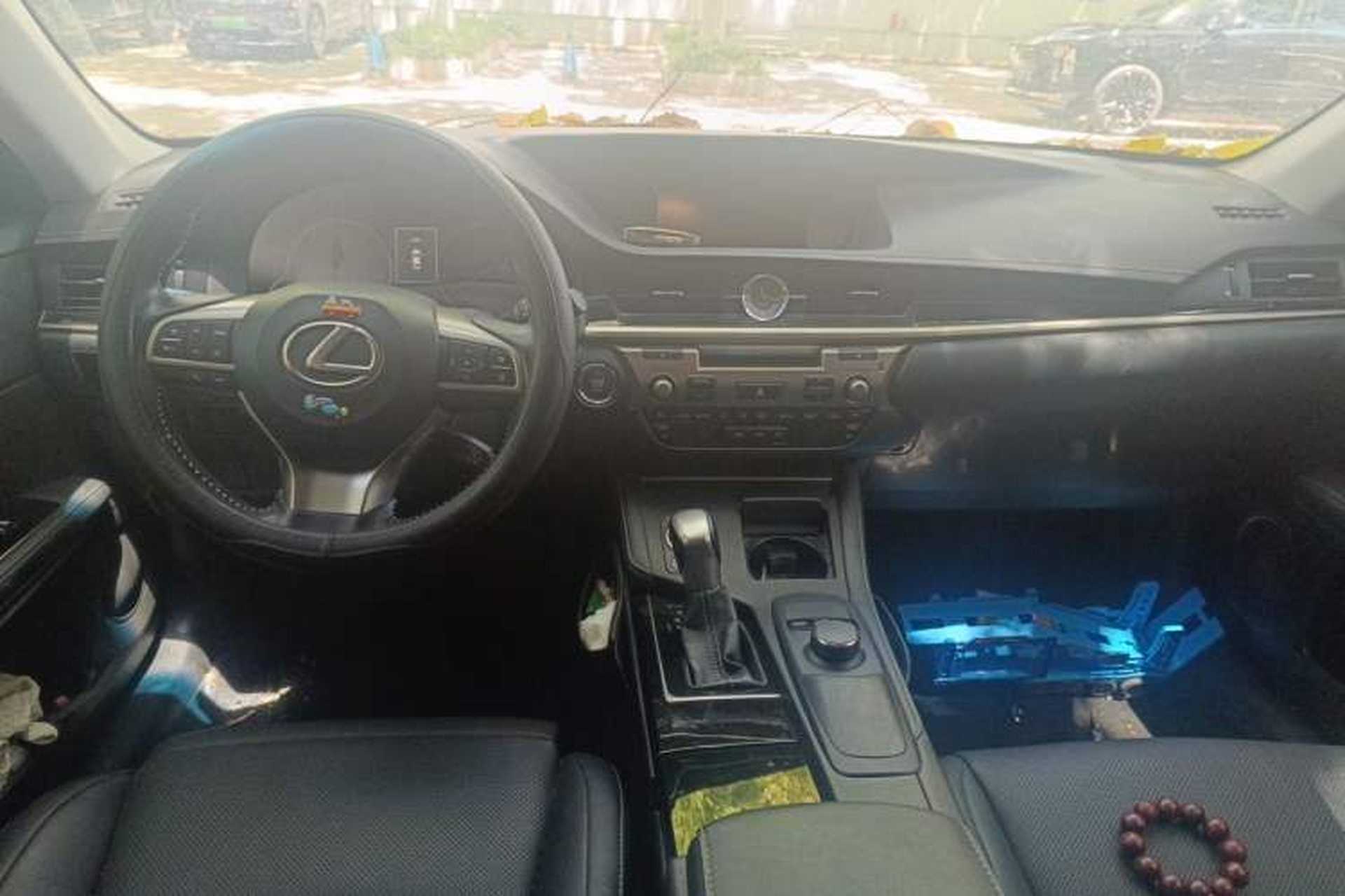 Used Lexus ES 2015 200 Elite Edition Center Console
