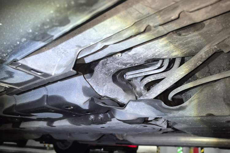 Used Lexus ES 2015 300h Comfort Edition Chassis Rear Left