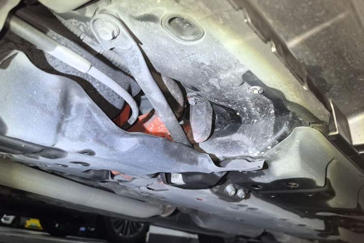 Used Lexus ES 2015 300h Comfort Edition Chassis Rear Right