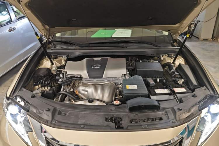 Used Lexus ES 2015 200 Elite Edition Engine Bay