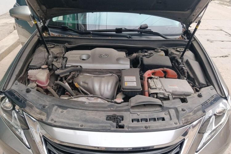 Used Lexus ES 2015 300h Comfort Edition Engine Bay