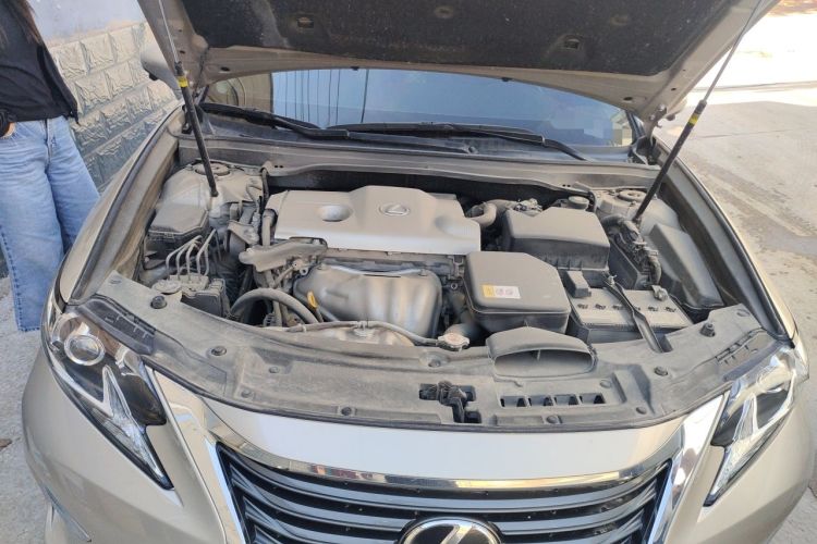 Used Lexus ES 2015 250 Elegant Edition Engine Bay