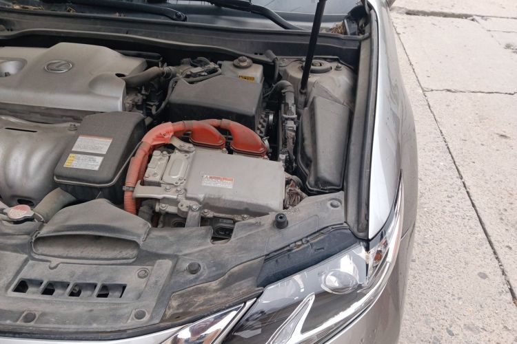 Used Lexus ES 2015 300h Comfort Edition Engine Bay Left