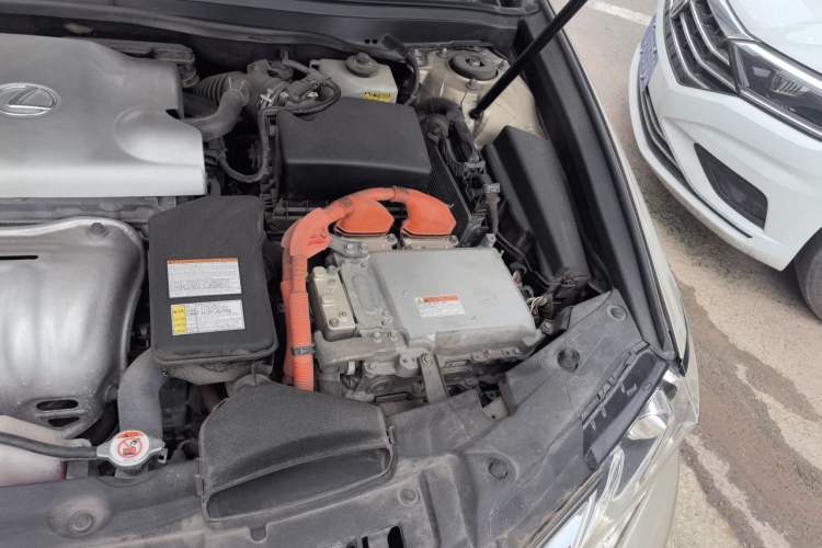 Used Lexus ES 2015 300h Comfort Edition Engine Bay Left