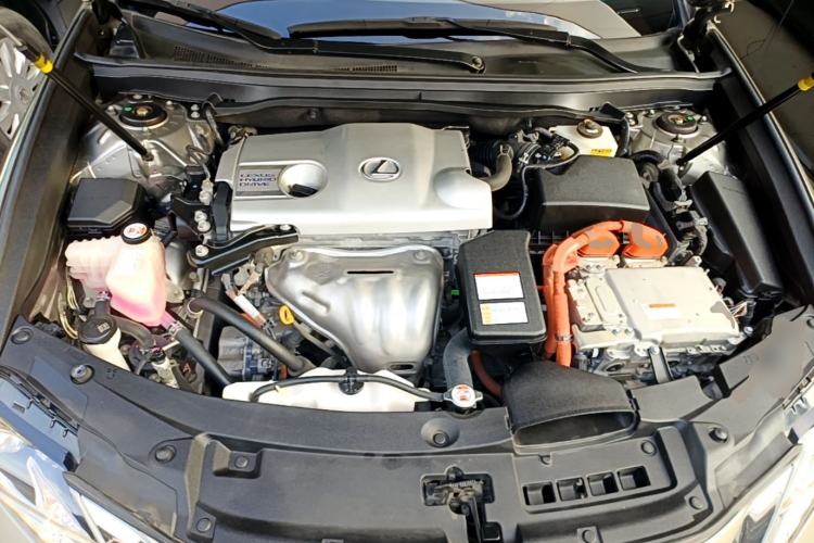 Used Lexus ES 2015 300h Comfort Edition Engine Bay