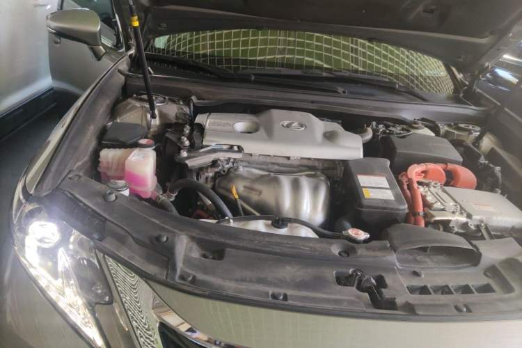 Used Lexus ES 2015 300h Comfort Edition Engine Bay Right