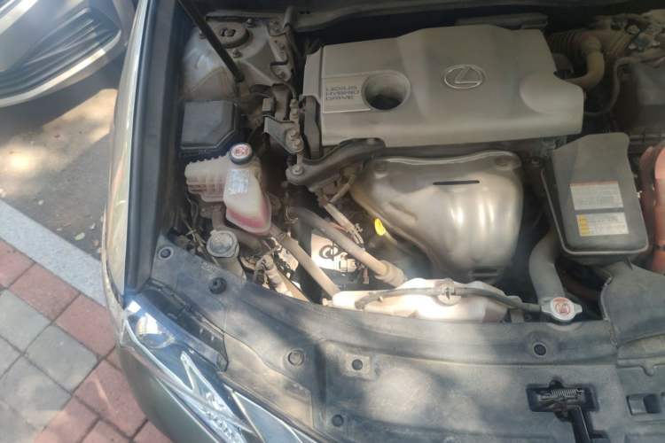 Used Lexus ES 2015 300h Comfort Edition Engine Bay Right