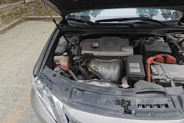 Used Lexus ES 2015 300h Comfort Edition Engine Bay Right