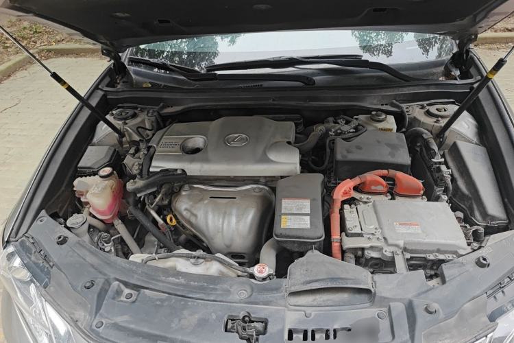 Used Lexus ES 2015 300h Comfort Edition Engine Bay