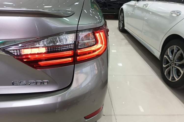 Used Lexus ES 2015 200 Elite Edition Exterior 3