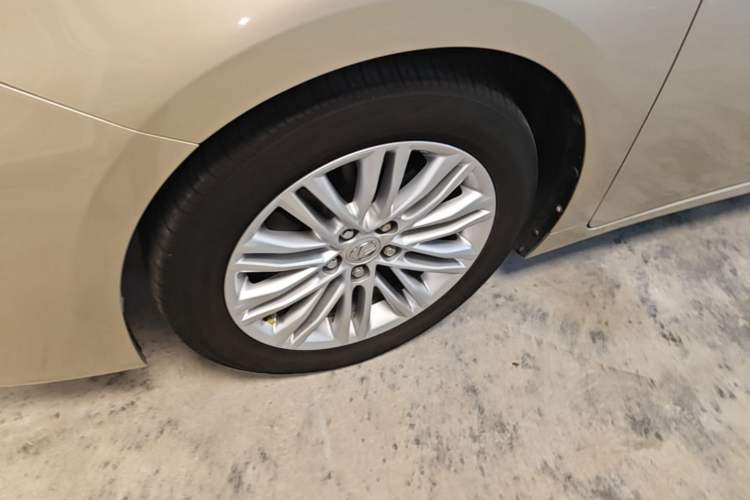 Used Lexus ES 2015 200 Elite Edition Exterior 4