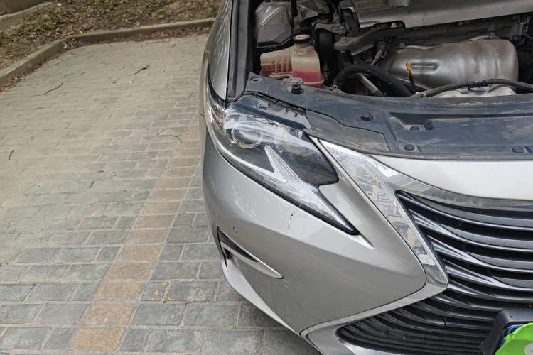 Used Lexus ES 2015 300h Comfort Edition Exterior 6