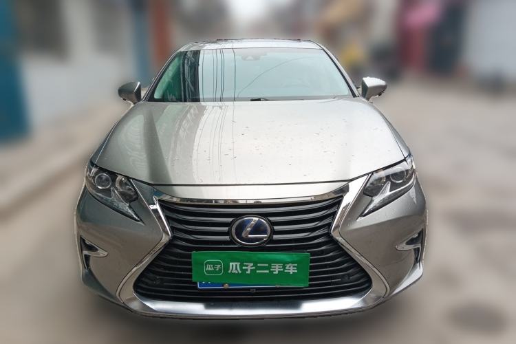 Used Lexus ES 2015 300h Comfort Edition Front