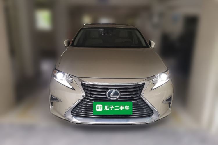 Used Lexus ES 2015 200 Comfort Edition Front
