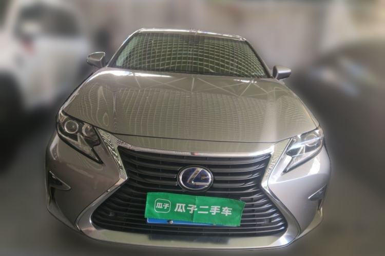 Used Lexus ES 2015 300h Comfort Edition Front