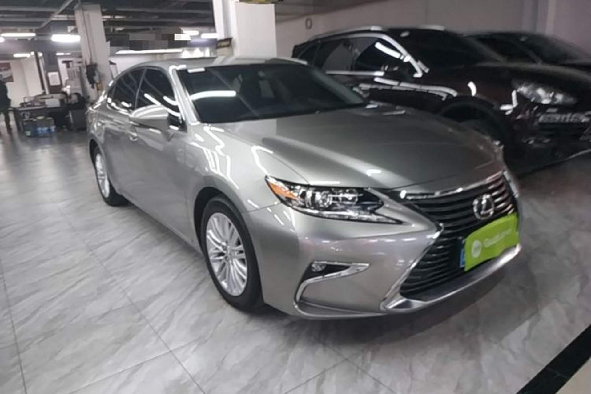 Used Lexus ES 2015 200 Elite Edition Front Right 45 Deg