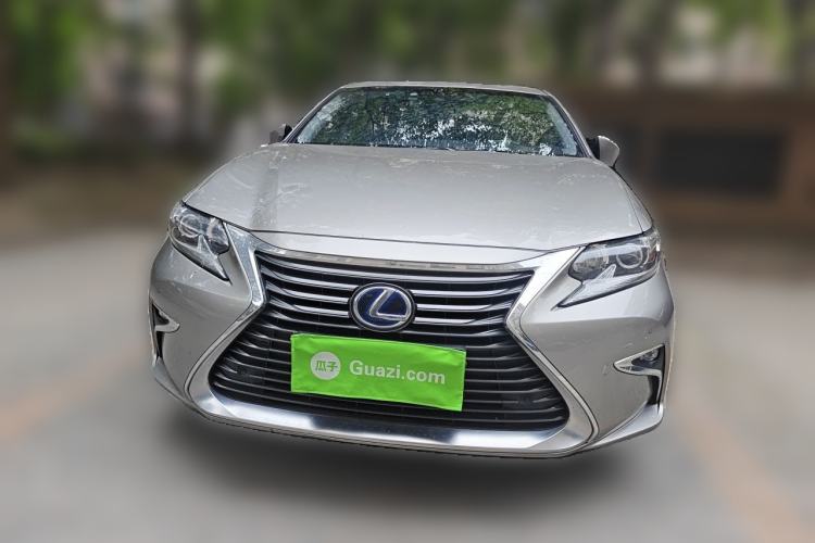 Used Lexus ES 2015 300h Comfort Edition Front