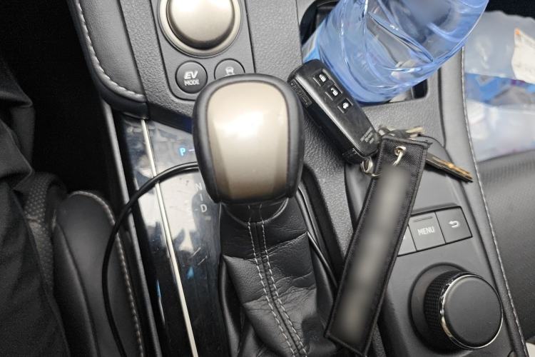 Used Lexus ES 2015 300h Comfort Edition Gear Lever