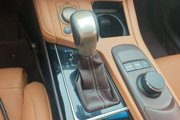 Used Lexus ES 2015 200 Elite Edition Gear Lever