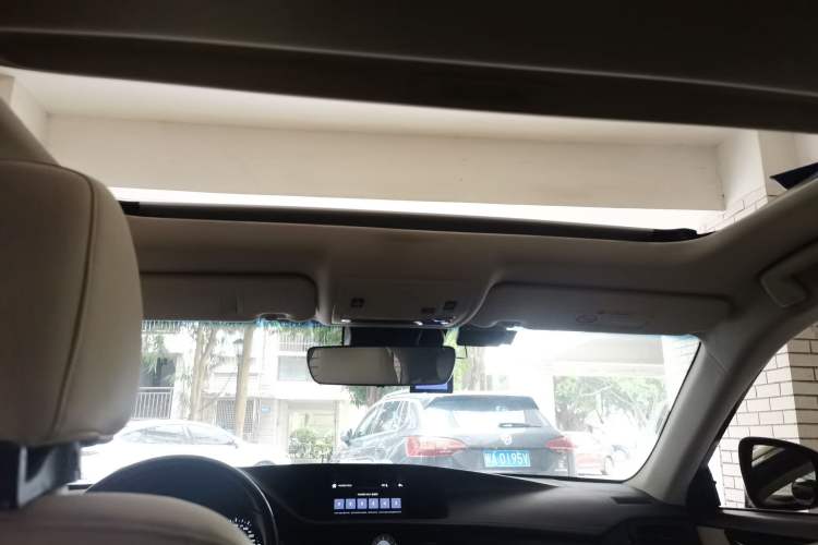 Used Lexus ES 2015 200 Comfort Edition Headliner