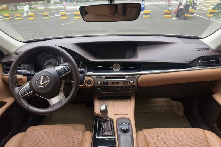 Used Lexus ES 2015 200 Elite Edition Interior 1