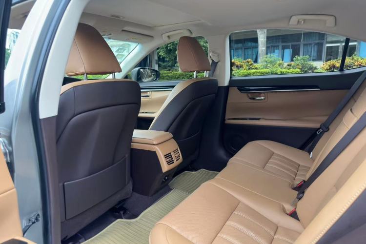 Used Lexus ES 2015 200 Elite Edition Interior 2